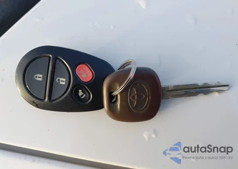 2008 Toyota Sienna Le z USA, uszkodzony, nr VIN 5TDZK23C28S209316